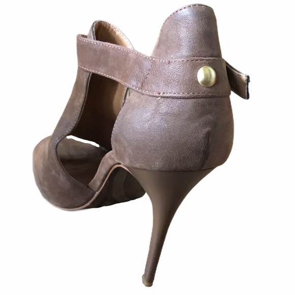 Chinese Laundry Jolt Bootie - Picture 2 of 4